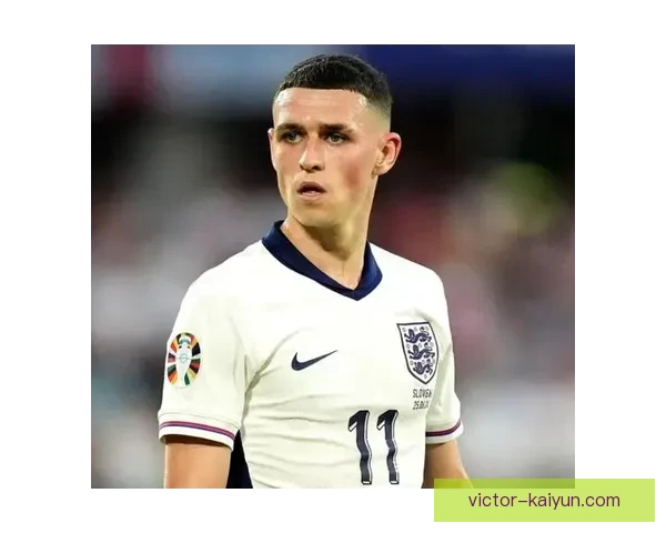 福登在英格兰国家队的表现稳健，受到球迷的广泛关注与支持